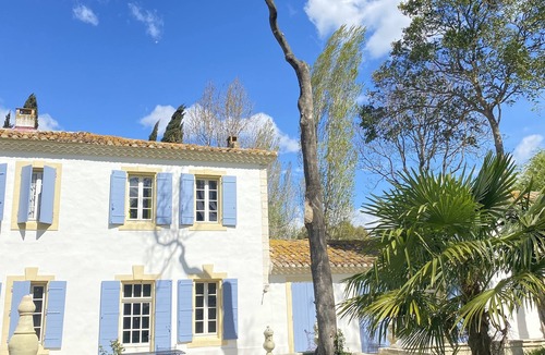 Saint-Gilles Apartment | Apartment with terrace and swimming pool in the heart of the Camargue