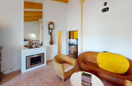 Saint-Gilles Apartment | Apartment with terrace and swimming pool in the heart of the Camargue