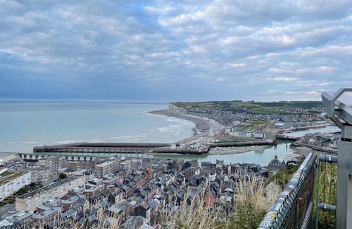 Le Treport Apartment | Apartment with terrace for 4 with a magnificent view of the port of Tréport