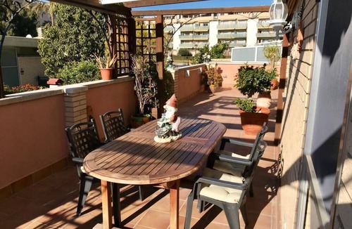 Cubelles Apartment | Apartment with terrace facing the sea and community pool