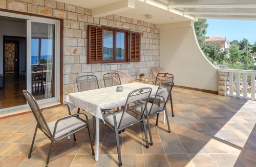 Prizba Apartment | Apartment With Terrace and sea View- Olive