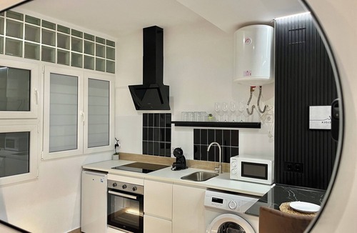 San Anton Apartment | Apartment with terrace next to Plaza de Toros