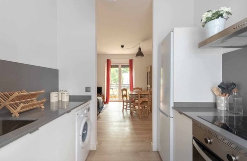 Basauri Apartment | Apartment with terrace next to a metro station