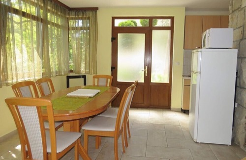 Brela Apartment | Apartment with three bedrooms (6 + 3)