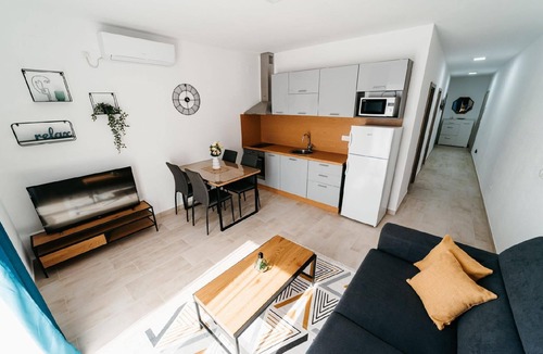 Komarna Apartment | Apartment with view of the water