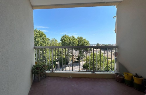 Razimbaud Apartment | Apartment with view, quiet and comfort in Narbonne