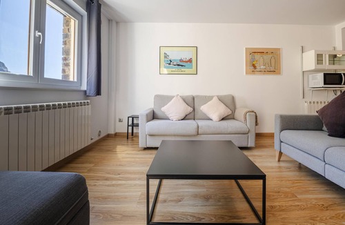 Arinsal Apartment | Apartment with views - 6 guests