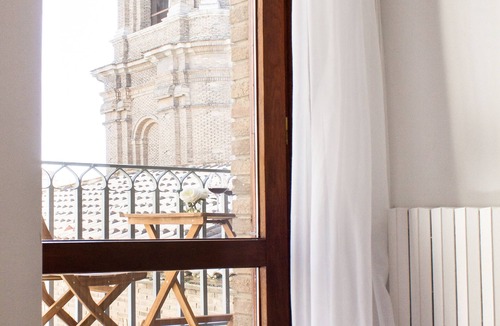 Zaragoza Old Town Apartment | Apartment with views in historical centre
