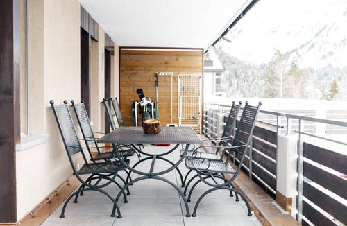Mitloedi Apartment | Apartment Wohlfühlresidenz by Interhome