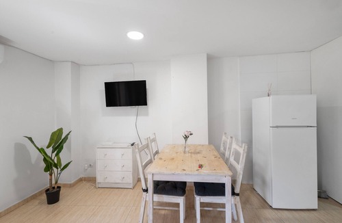 Vic - Remei Apartment | Apartment 'Wonderful Loft Centre' with Balcony, Wi-Fi and Air Conditioning