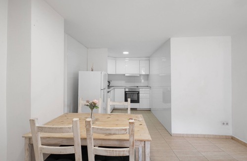 Vic - Remei Apartment | Apartment 'Wonderful Loft Centre' with Balcony, Wi-Fi and Air Conditioning