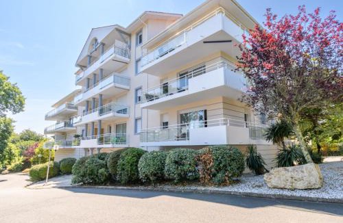 Arcachon Apartment | Apartment Zéphyr-1 by Interhome