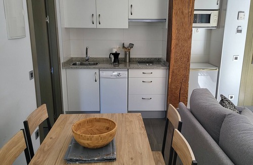Ituren Apartment | Apartment 'Zakuzaharra' with Mountain View, Wi-Fi and Air Conditioning
