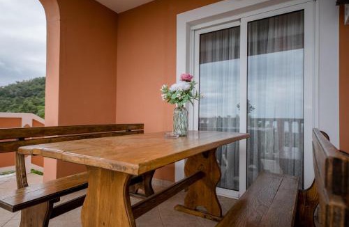 Mundanije Apartment | Apartments Šćerbe 3103