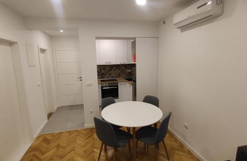 Istok Apartment | Apartments Šarić