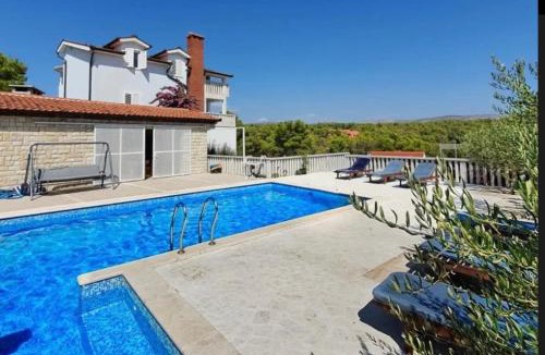 Cove Osibova (Milna) Apartment | Apartments Šimić