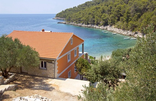 Gdinj Apartment | Apartments Željko (46931-A3) - Gdinj - island Hvar