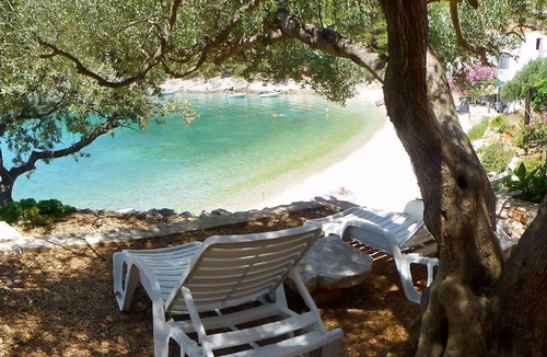 Gdinj Apartment | Apartments Željko (46931-A3) - Gdinj - island Hvar