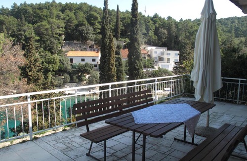 Cove Tri Zala (Zrnovo) Apartment | Apartments Žuvela