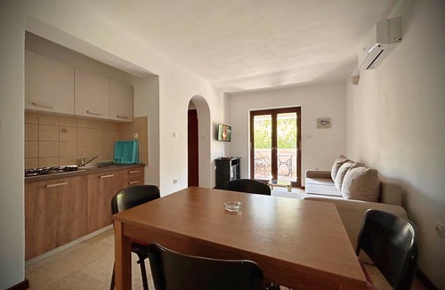 Klimno Apartment | Apartments Albina, (13295), Klimno, hr