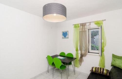 Kobas Apartment | Apartments Ammos - One Bedroom Apartment with Shared Terrace and Sea View Veliki