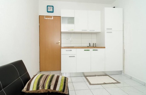 Kobas Apartment | Apartments Ammos - One Bedroom Apartment with Shared Terrace and Sea View (Veliki)