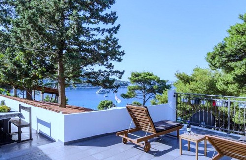 Kobas Apartment | Apartments Ammos - One Bedroom Apartment with Shared Terrace and Sea View (Veliki)