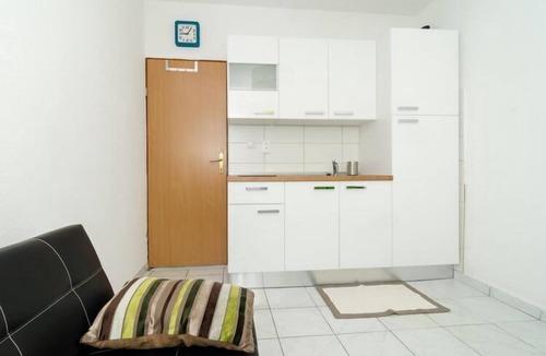 Kobas Apartment | Apartments Ammos - One Bedroom Apartment with Shared Terrace and Sea View (Veliki)