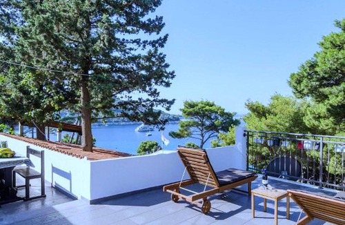 Kobas Apartment | Apartments Ammos - One Bedroom Apartment with Shared Terrace and Sea View (Veliki)
