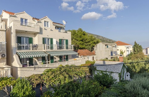 Bol Apartment | Apartments and Room Villa Niko (25311-A3) - Bol - island Brac