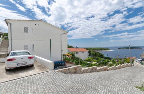 Primosten Apartment | Apartments and Room Mate-Mare