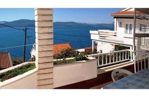 Komarna Apartment | Apartments and Rooms Florijan