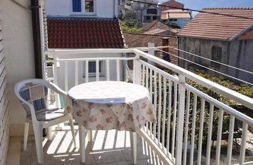 Komarna Apartment | Apartments and Rooms Florijan