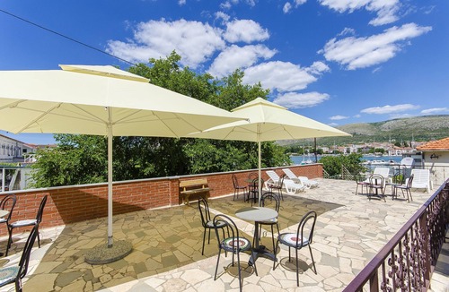 Trogir Apartment | Apartments and Rooms Iva (47621-A11) - Trogir
