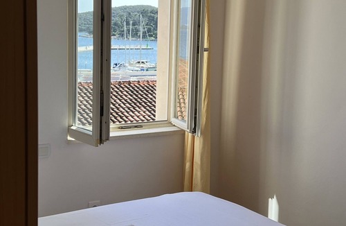 Cove Tri Zala (Zrnovo) House | Apartments and Rooms Katja & Egon