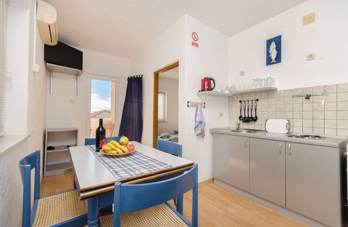 Vodice Apartment | Apartments and Rooms Mladen (24281-A2) - Vodice