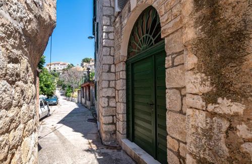 Lastovo House | Apartments and rooms with WiFi Lastovo - 13678