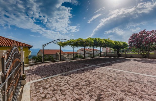 Duce Apartment | Apartments and rooms Zorka, (15304), Duce, hr
