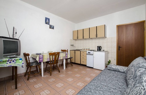 Dugi Rat Apartment | Apartments Anka 50m from the beach (31461-A2) - Duce