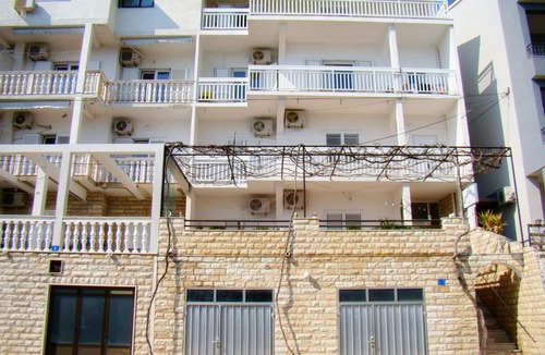 Dugi Rat Apartment | Apartments Anka 50m from the beach (31461-A3) - Duce