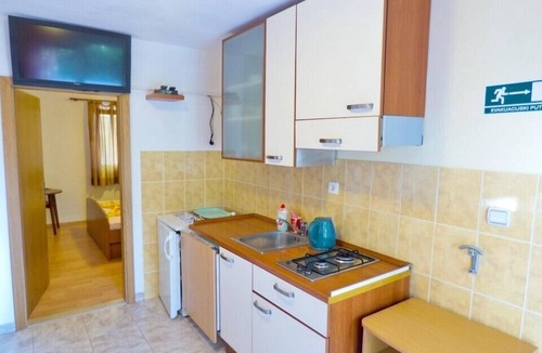 Ivan Dolac Apartment | Apartments Antun, (13537), Ivan Dolac, hr