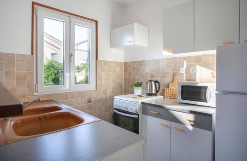 Jadrija Apartment | Apartments Apartmani Marin (98571-A1) - Jadrija