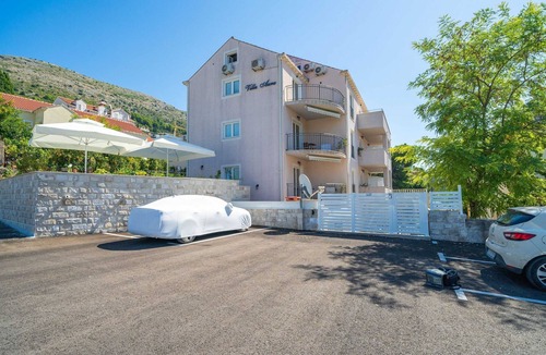 Montovjerna Apartment | Apartments Aura - Comfort Studio Apartment 1 with shared swimming pool