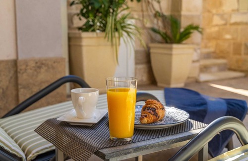 Montovjerna Apartment | Apartments Aura - Comfort Studio Apartment 1 with shared swimming pool