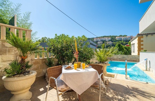 Montovjerna Apartment | Apartments Aura - Comfort Studio Apartment 4 with shared swimming pool