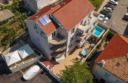 Montovjerna Apartment | Apartments Aura - Comfort Studio Apartment 3 with shared swimming pool