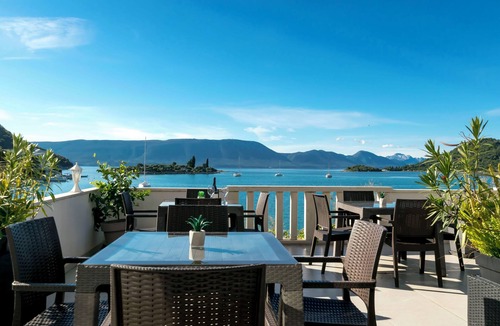 Blace Apartment | Apartments Beach house Blace (122141-A2) - Blace (Opuzen)