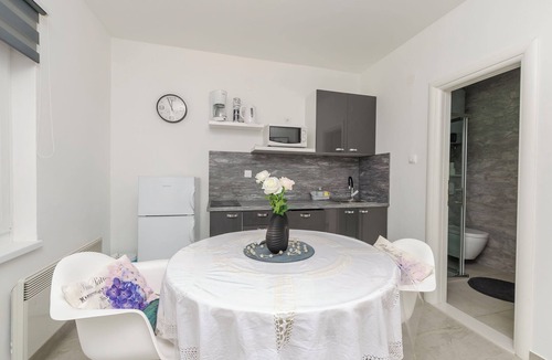 Srima Apartment | Apartments Beachfront Srima