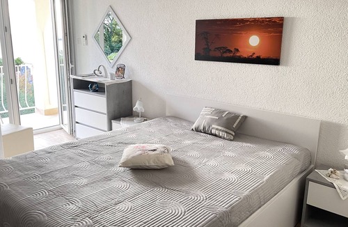 Plat House | Apartments Belenum - Double Room with Balcony and Sea View (no.2)