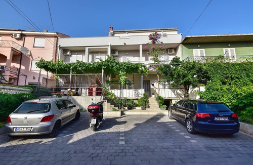 Gorinka Apartment | Apartments Bernarda (66331-A2) - Makarska